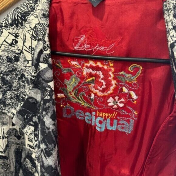 RARE - VINTAGE Desigual Black and White Graphic Women's Coat - Picture 11 of 16